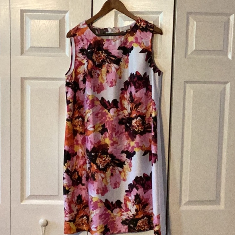 Sleeveless dress